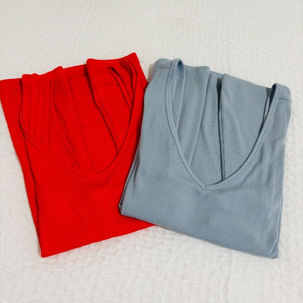 2-Cabi Busy Tank Tops Sz M Blue & Red Square Cut Back
